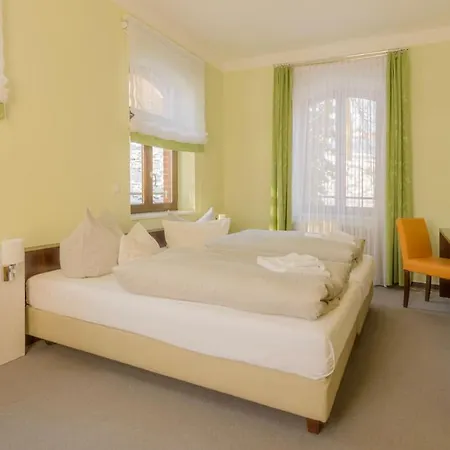 Am Tiefwarensee Hotel Waren (Mueritz)