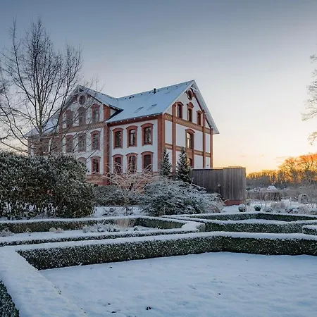 Am Tiefwarensee Hotel