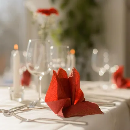 Am Tiefwarensee فندق