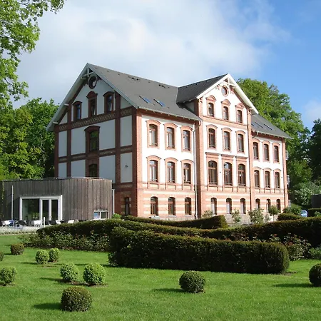 Отель Am Tiefwarensee 3*