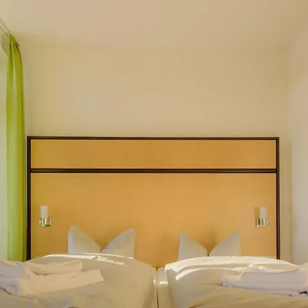 Am Tiefwarensee Hotel