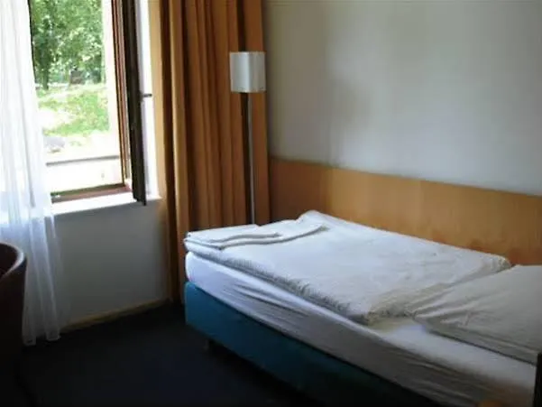 Hotel Am Tiefwarensee 3*