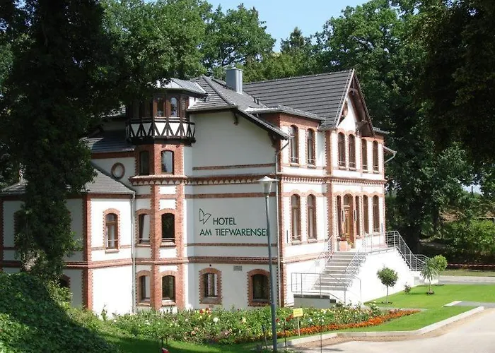 Am Tiefwarensee Hotel Waren (Mueritz)